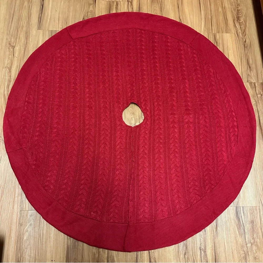 48-inch Red Cable Knit Tree Skirt